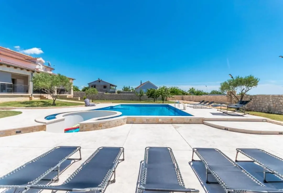 بيت للعطل فيلا Family Friendly House With A Swimming Pool Gornje Rastane, Biograd - 24616 Donje Rastane