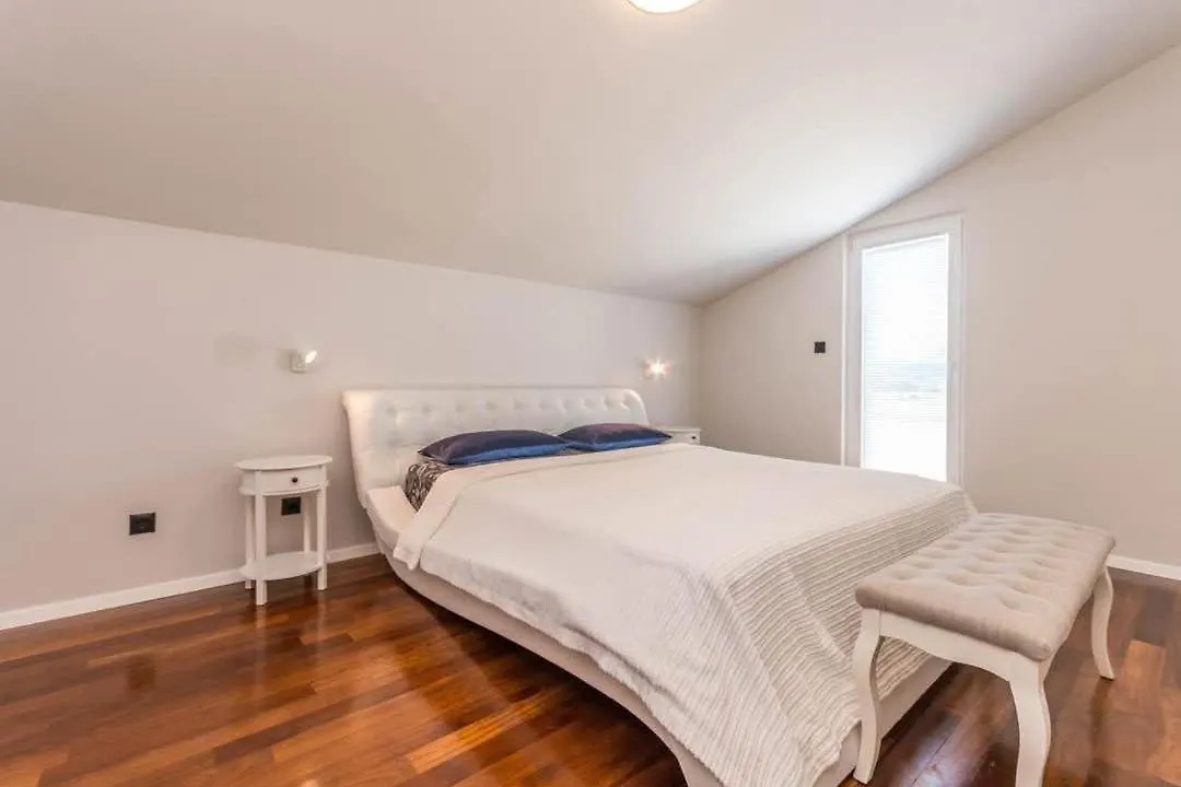 فيلا Family Friendly House With A Swimming Pool Gornje Rastane, Biograd - 24616 Donje Rastane بيت للعطل